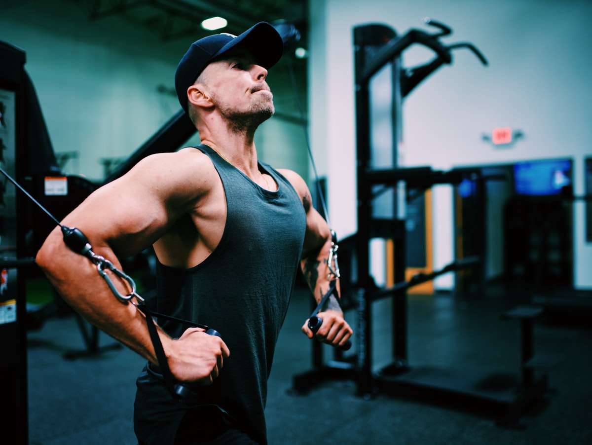 10 Best Dumbbell Back Exercises to Build Strength at Home