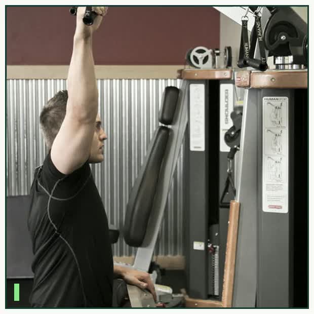 One Arm Lat Pulldown demonstration