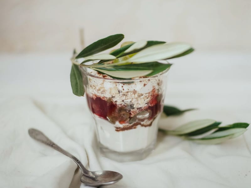 Mediterrranean style Granola Yogurt Parfait — Breakfast, 369 kcal, 7g protein