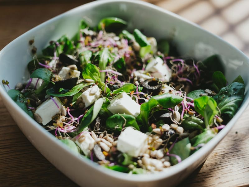 Spinach hotcakes and greens with feta, olives and almonds — Dinner, 483 kcal, 13g protein