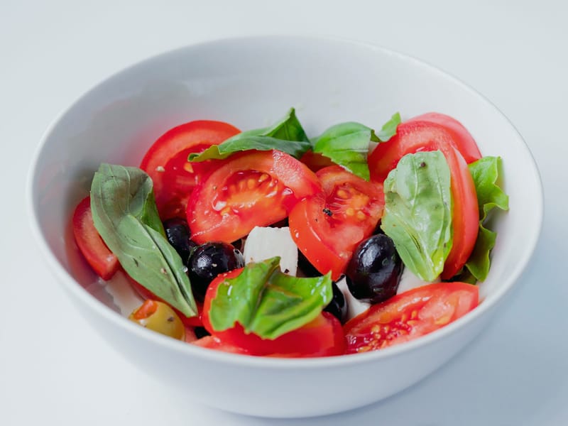 Summer Caprese Bowl recipes — Lunch, 444 kcal, 25g protein
