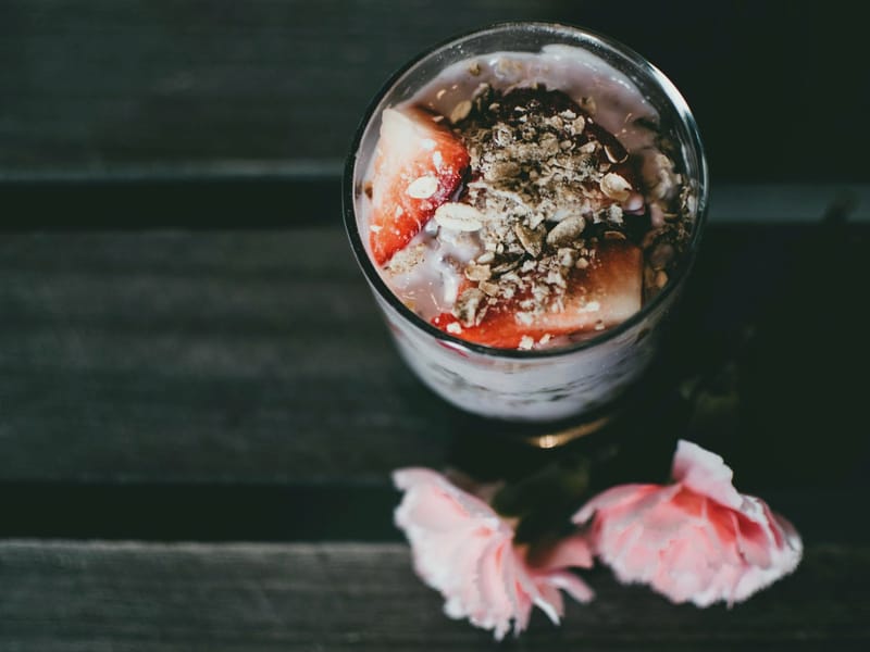Yogurt parfaits with crushed strawberries & amaretti — Breakfast, 355 kcal, 10g protein